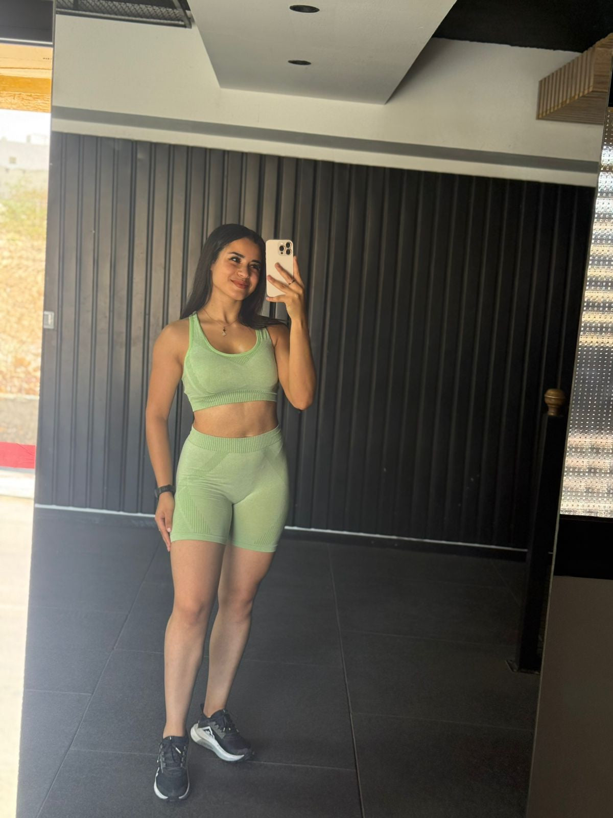 Set Short Vert